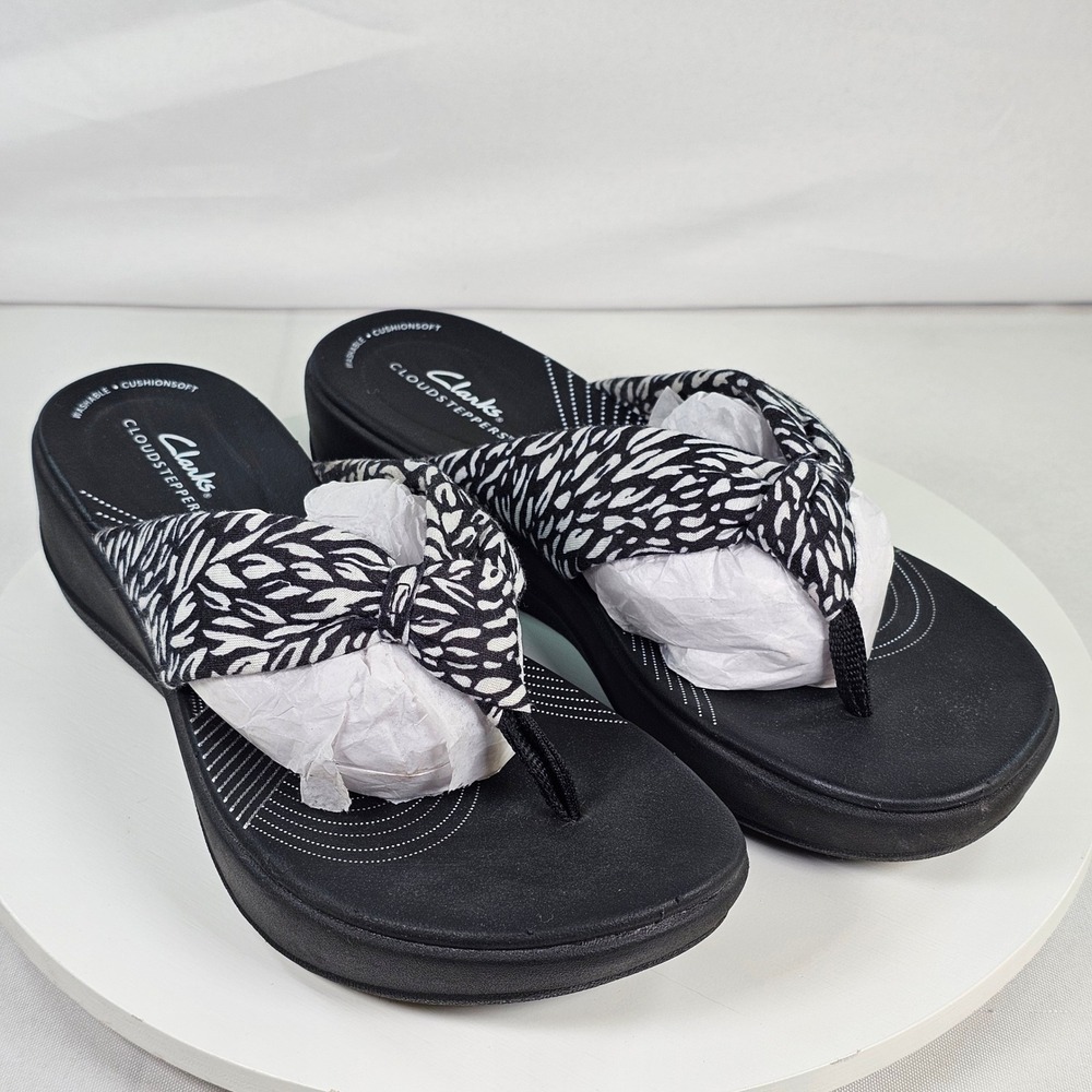 Clarks Cloudsteppers Arla Glitz Black White‎ Animal Print Wedge Sandals Womens 8